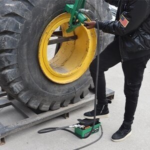 COMBINED TYRE MOUNTING BEAD TOOL | HYDRAULIC | 10 T (CB200)