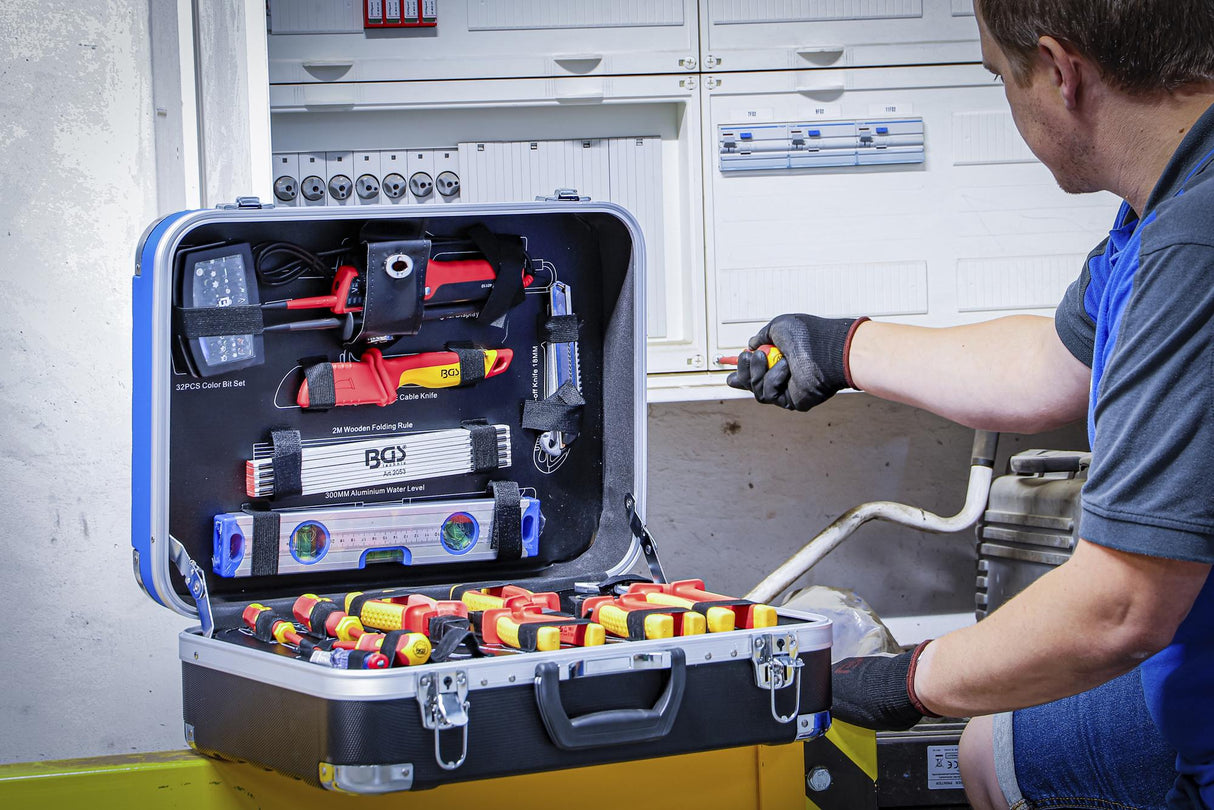 ELECTRICIANS TOOL ASSORTMENT | 118 PCS. (15503)