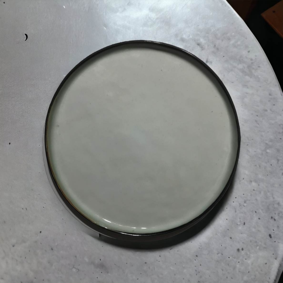PLATE CANCAN | GLOSSY | BLACK RIM | CERAMIC | Ø27CM (69979)